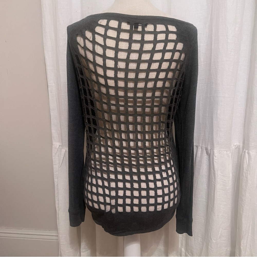 9 double 0 two size small unique gray cutout Back long sleeve top